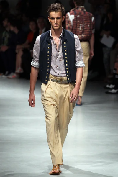 Look 5